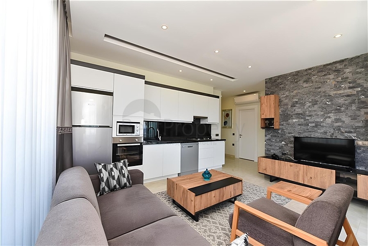 2+1 apartment on the first coastline in Mahmutlar