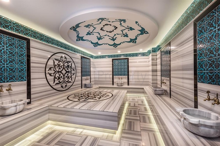 2+1 apartment on the first coastline in Mahmutlar