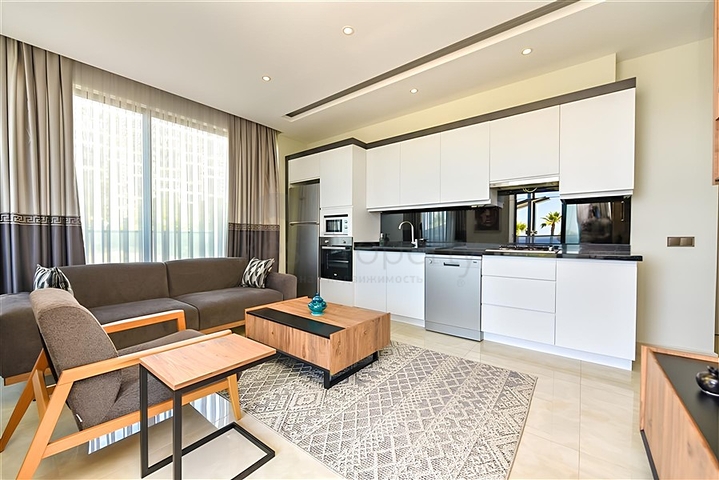 2+1 apartment on the first coastline in Mahmutlar