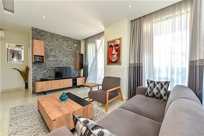 2+1 apartment on the first coastline in Mahmutlar