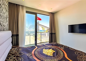 2+1 apartment on the first coastline in Mahmutlar