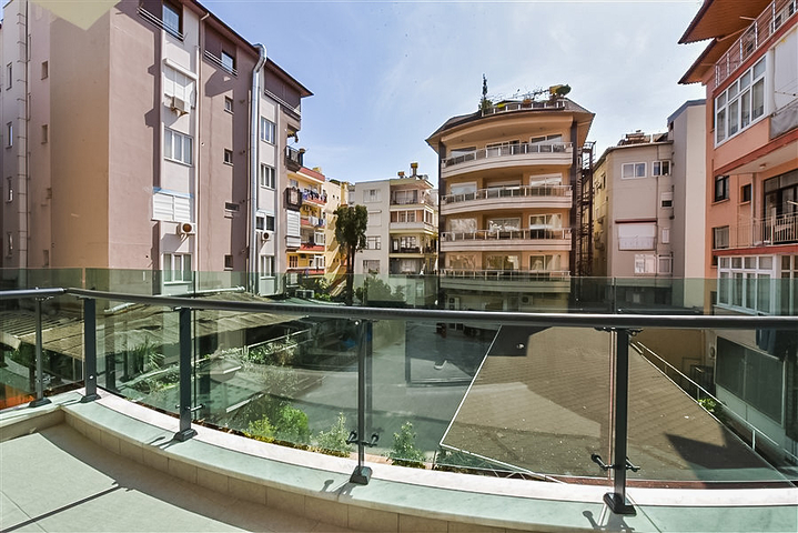 2+1 apartment in a premium class complex in the center of Alanya 