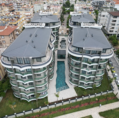 2+1 apartment in a premium class complex in the center of Alanya 