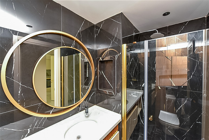 2+1 apartment in a premium class complex in the center of Alanya 