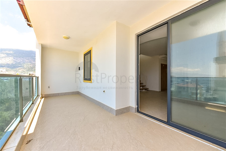 Spacious 3+2 penthouse in Mahmutlar district