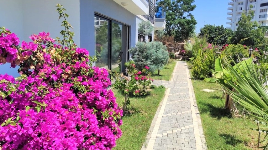 Spacious 3+2 penthouse in Mahmutlar district