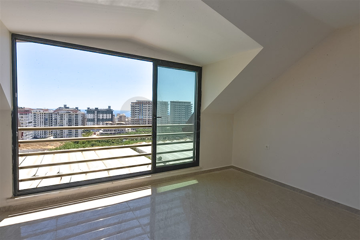 Spacious 3+2 penthouse in Mahmutlar district