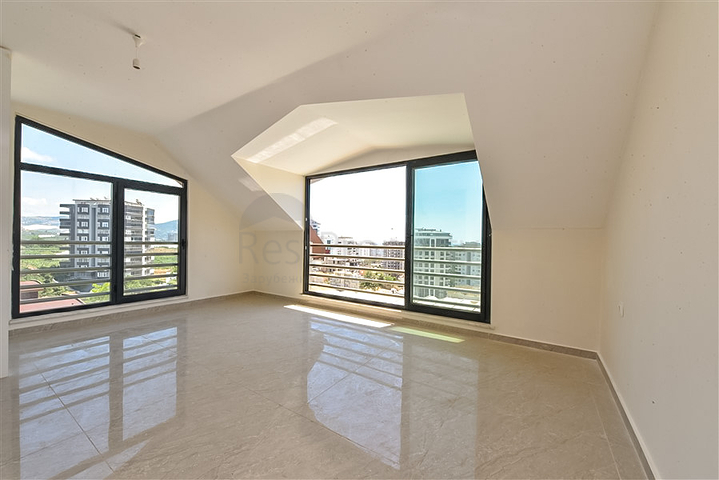 Spacious 3+2 penthouse in Mahmutlar district