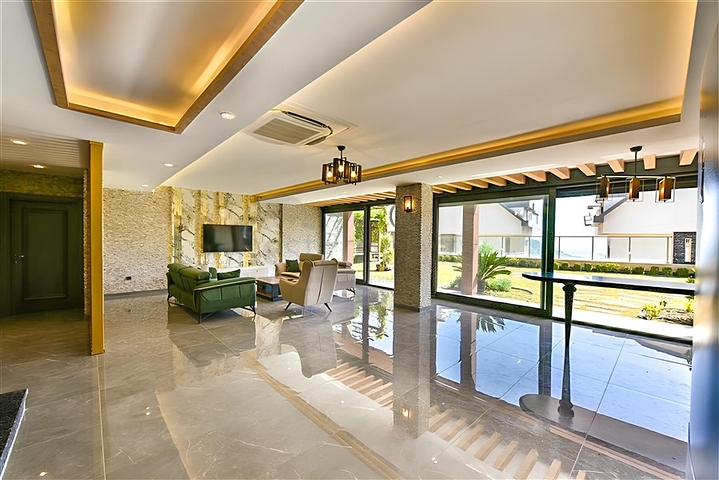 Villa with a view of the Mediterranean Sea and the Alanya Fortress