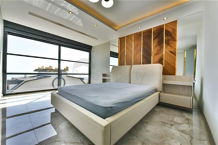 Villa with a view of the Mediterranean Sea and the Alanya Fortress