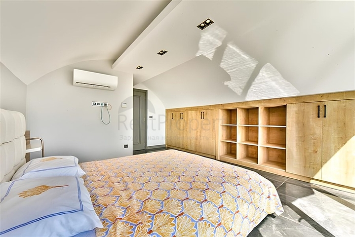 Villa with a view of the Mediterranean Sea and the Alanya Fortress