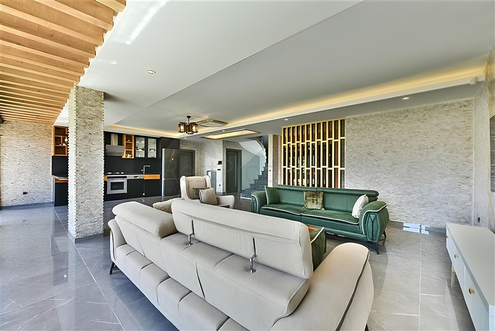 Villa with a view of the Mediterranean Sea and the Alanya Fortress