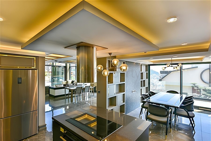 Villa with a view of the Mediterranean Sea and the Alanya Fortress