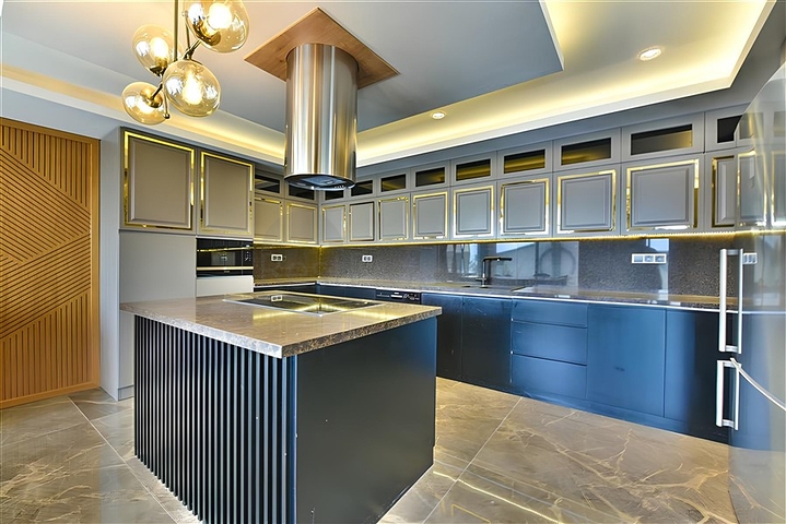 Villa with a view of the Mediterranean Sea and the Alanya Fortress