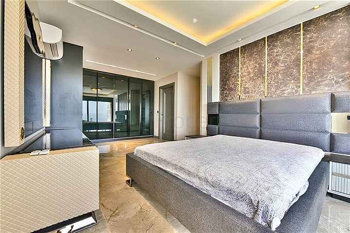 Villa with a view of the Mediterranean Sea and the Alanya Fortress