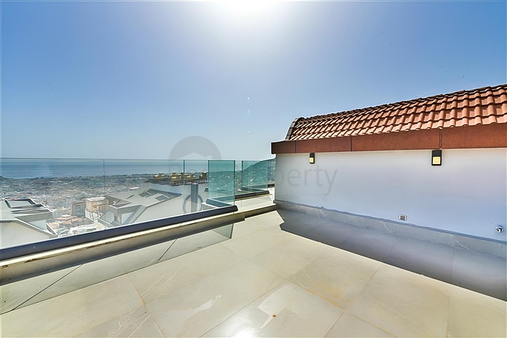 Villa with a view of the Mediterranean Sea and the Alanya Fortress