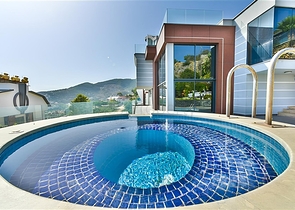 Villa with a view of the Mediterranean Sea and the Alanya Fortress