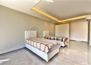 Villa with a view of the Mediterranean Sea and the Alanya Fortress