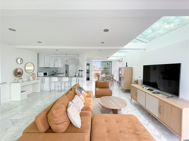 3+1 penthouse with sea and mountain views