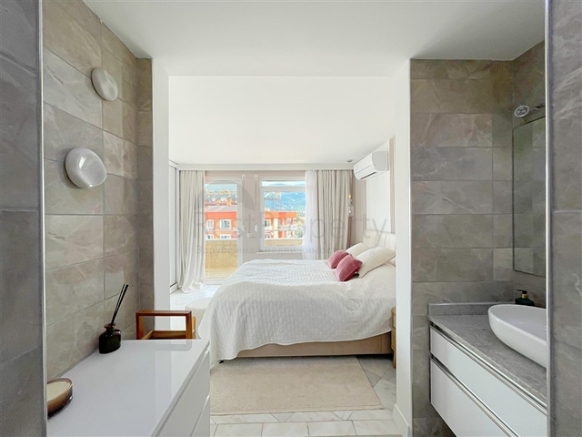 3+1 penthouse with sea and mountain views