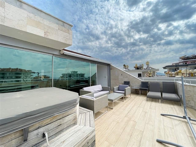 3+1 penthouse with sea and mountain views