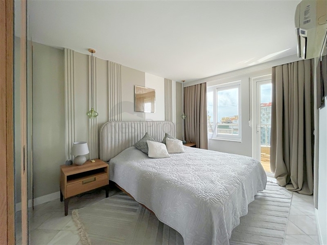 3+1 penthouse with sea and mountain views