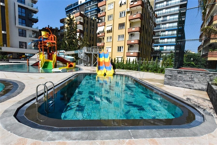 Sea View 1+1 Apartment on First Line in Mahmutlar, Alanya