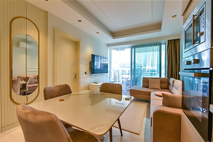 Sea View 1+1 Apartment on First Line in Mahmutlar, Alanya