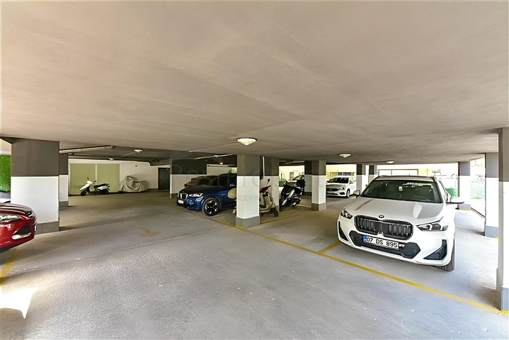 2+1 apartment with separate kitchen 50 meters from the sea in the center of Alanya