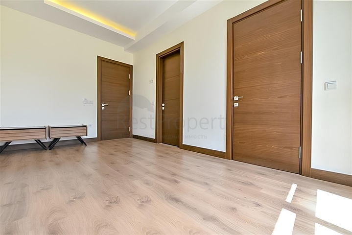 2+1 apartment with separate kitchen 50 meters from the sea in the center of Alanya