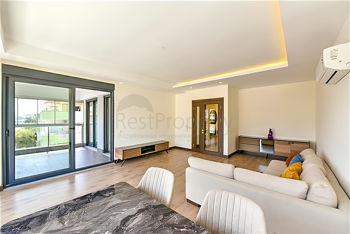 2+1 apartment with separate kitchen 50 meters from the sea in the center of Alanya