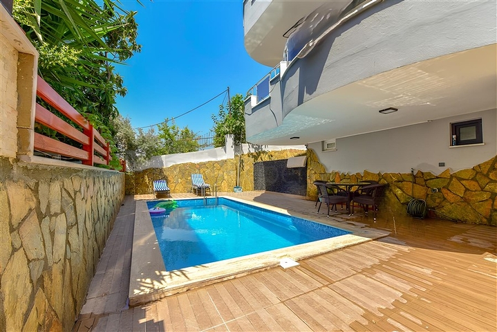 Spacious villa in Mahmutlar is an ideal choice for a large family