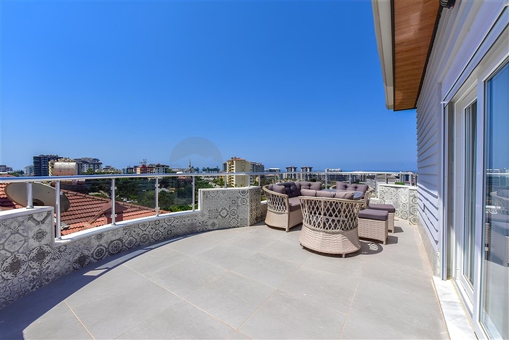 Spacious villa in Mahmutlar is an ideal choice for a large family