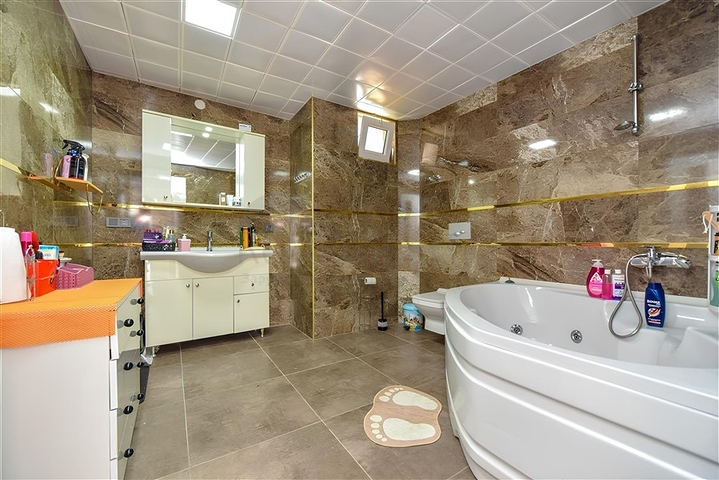 Spacious villa in Mahmutlar is an ideal choice for a large family