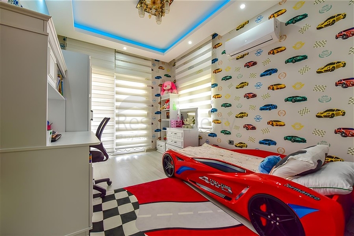 Spacious villa in Mahmutlar is an ideal choice for a large family