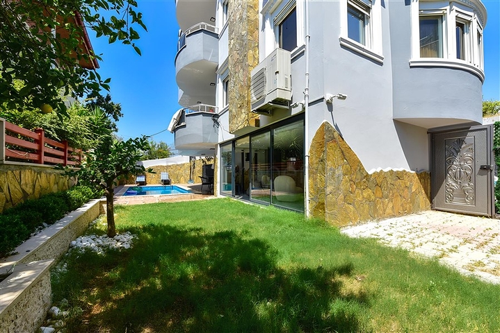 Spacious villa in Mahmutlar is an ideal choice for a large family