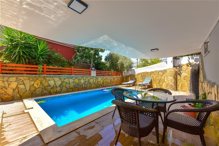 Spacious villa in Mahmutlar is an ideal choice for a large family