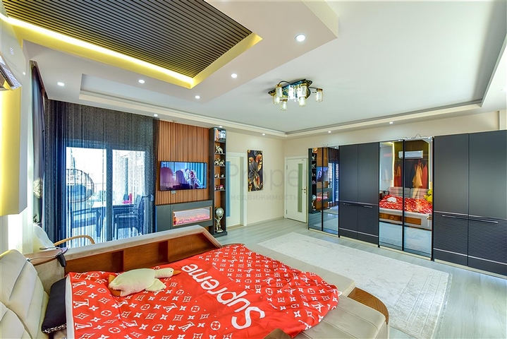 Spacious villa in Mahmutlar is an ideal choice for a large family