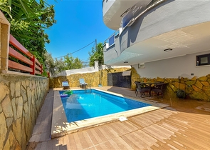 Spacious villa in Mahmutlar is an ideal choice for a large family