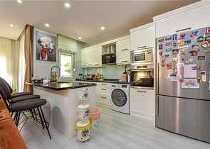 Spacious villa in Mahmutlar is an ideal choice for a large family