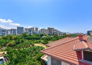 Spacious villa in Mahmutlar is an ideal choice for a large family