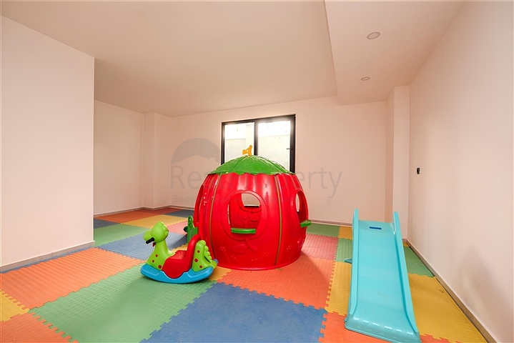 One-bedroom apartment in a new complex in the center of Alanya