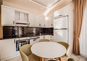 One-bedroom apartment in a new complex in the center of Alanya