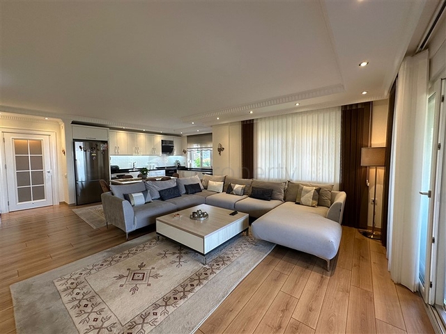 Villa in the central part of Alanya with sea view