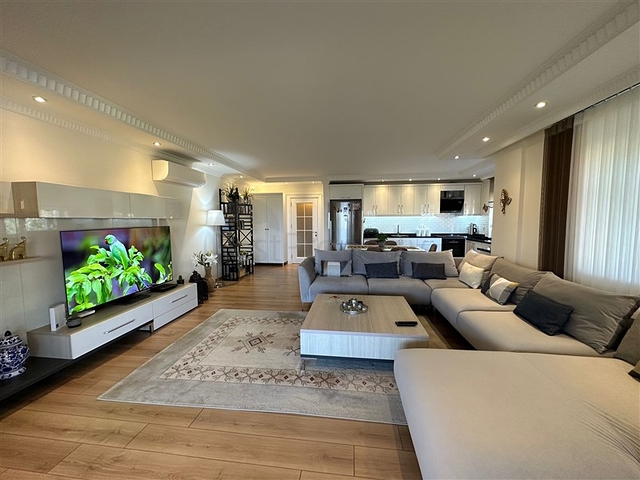 Villa in the central part of Alanya with sea view