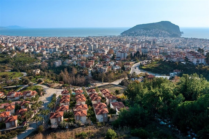 Villa in the central part of Alanya with sea view