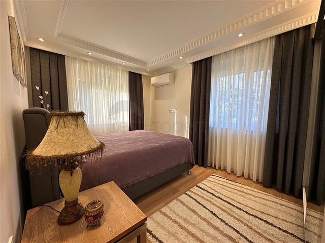 Villa in the central part of Alanya with sea view