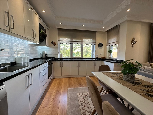 Villa in the central part of Alanya with sea view