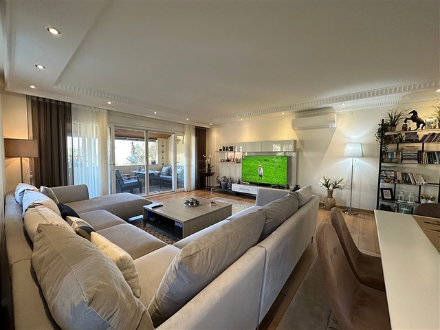 Villa in the central part of Alanya with sea view