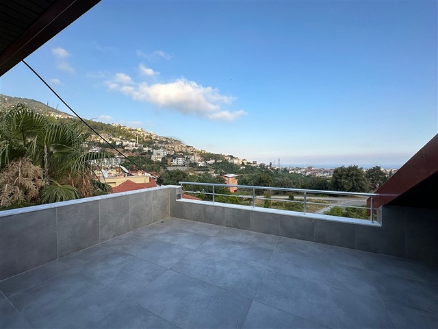 Villa in the central part of Alanya with sea view